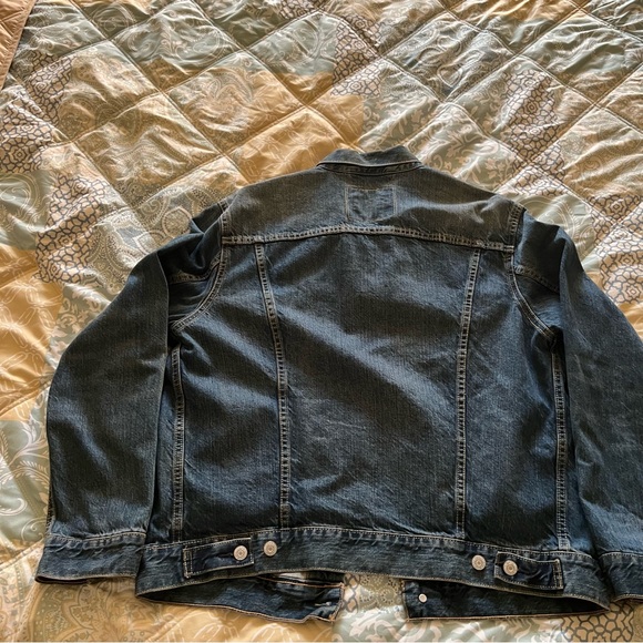 Men’s Levi’s Classic Denim Jacket - Picture 4 of 6